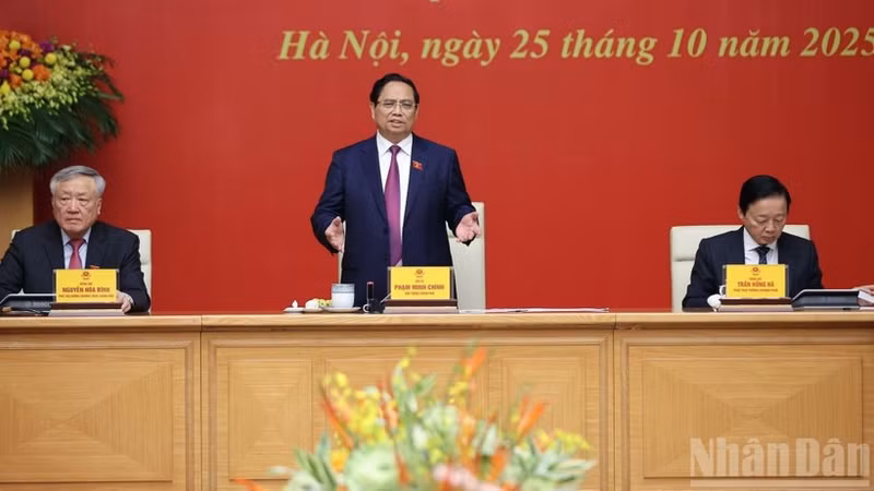 Prime Minister Pham Minh Chinh addresses the meeting. (Photo: Tran Hai)