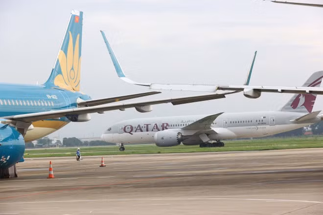 Aircraft at the Noi Bai international airport in Ha Noi (Photo: VNA) 