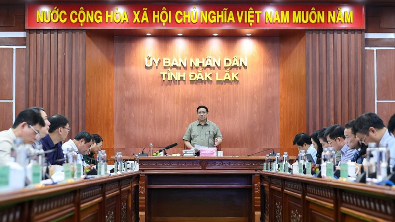 Prime Minister Pham Minh Chinh speaks at the meeting. (Photo: VGP)