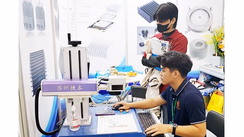 Viet Nam already enjoys multiple favourable conditions to attract high-quality FDI. (Photo: Nam Nguyen)