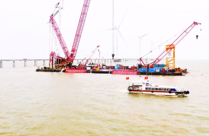An offshore wind farm in Dong Hai Commune, Duyen Hai District, Tra Vinh Province.