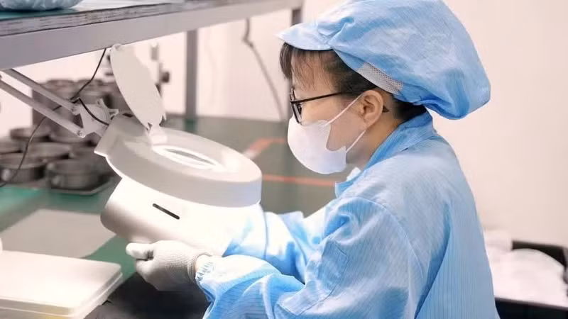 Manufacturing AI cameras at an industrial park in Phu Tho Province. (Photo: Bich Lien)