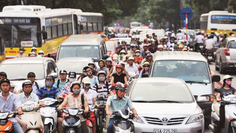 Strengthening the control of vehicle engine emissions is one of the effective measures aimed at achieving the net-zero emission target by 2050. (Photo: Khanh An)