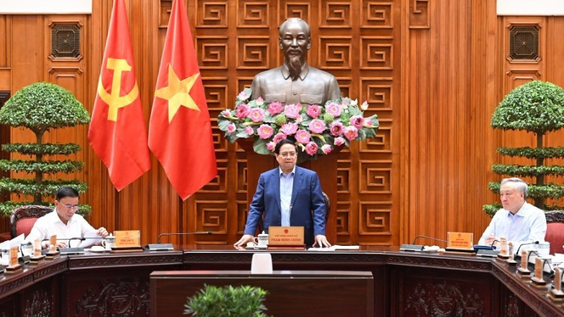 Prime Minister Pham Minh Chinh speaks at the meeting of the Government’s standing members on addressing the aftermath of natural disasters. (Photo: Tran Hai)