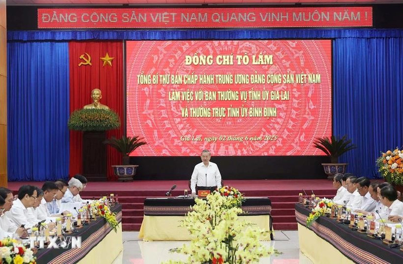 Party General Secretary To Lam speaks at the meeting (Photo: VNA)