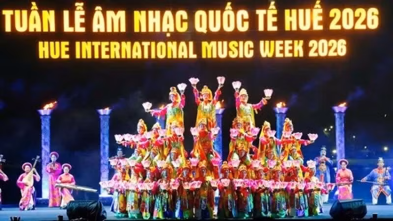 A performance at the opening ceremony of the Hue International Music Week.