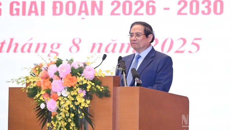 Prime Minister Pham Minh Chinh addresses the conference. (Photo: Tran Hai)