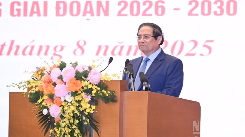 Prime Minister Pham Minh Chinh addresses the conference. (Photo: Tran Hai)