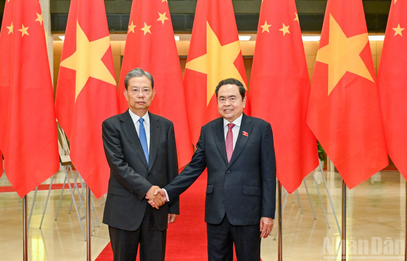 Vietnamese National Assembly Chairman Tran Thanh Man and Chairman of the Standing Committee of the National People’s Congress (NPC) of China Zhao Leji at their meeting in Ha Noi on August 31. (Photo: NDO)