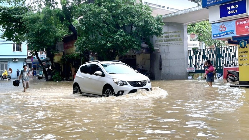 Flooding in Ha Noi following heavy rainfall. (Photo: Huy Hoang)