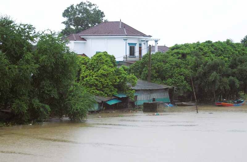 Flooding caused by Wipha-triggered rain in Nghe An Province. (Photo: VNA)