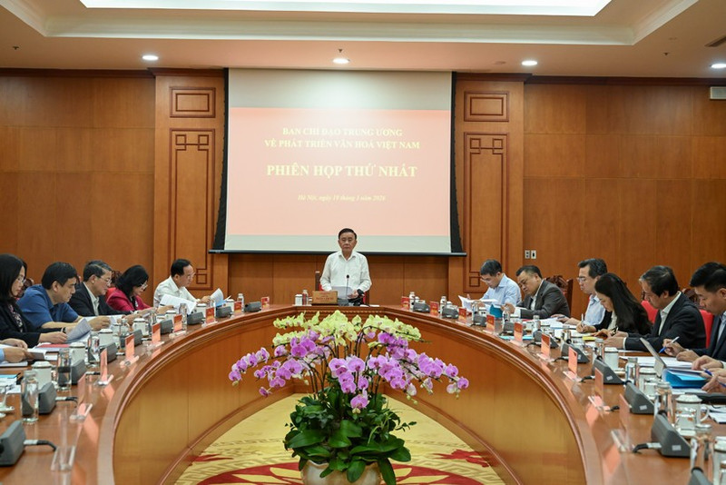 Politburo member and Permanent member of the Party Central Committee’s Secretariat Tran Cam Tu, head of the Central Steering Committee for the Development of Vietnamese Culture, chairs the committee’s inaugural meeting on March 19, 2026. (Photo: Duy Linh)