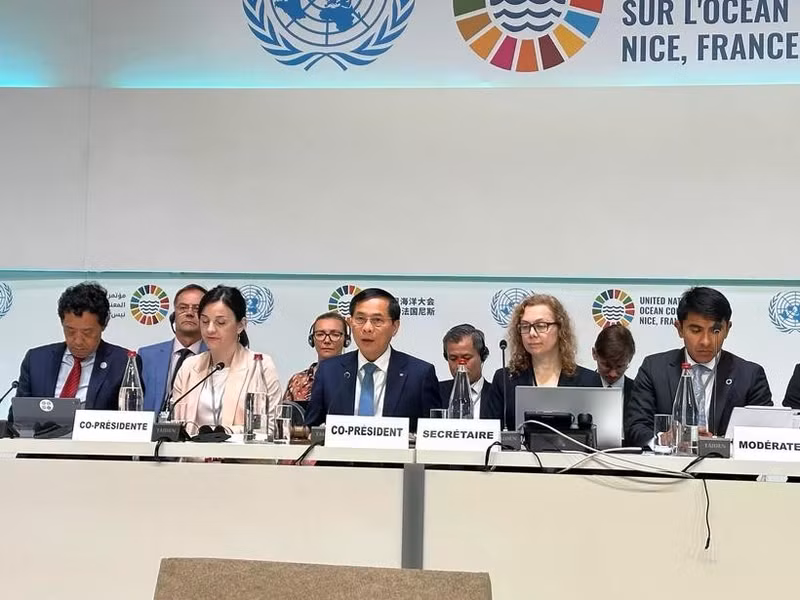 Deputy Prime Minister and Minister of Foreign Affairs Bui Thanh Son and Minister for Environmental Protection and Green Transition of Croatia Marija Vučković co-chair a panel discussion within the third United Nations Ocean Conference (UNOC 3). (Photo: VNA)