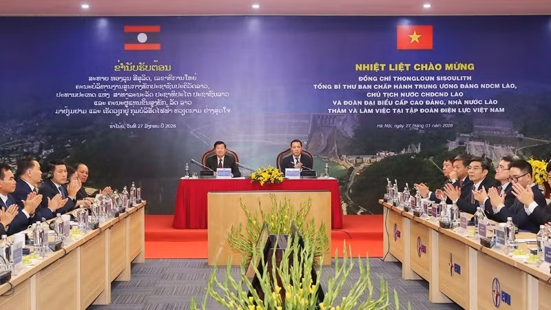 Lao General Secretary and President Thongloun Sisoulith's working session with EVN.