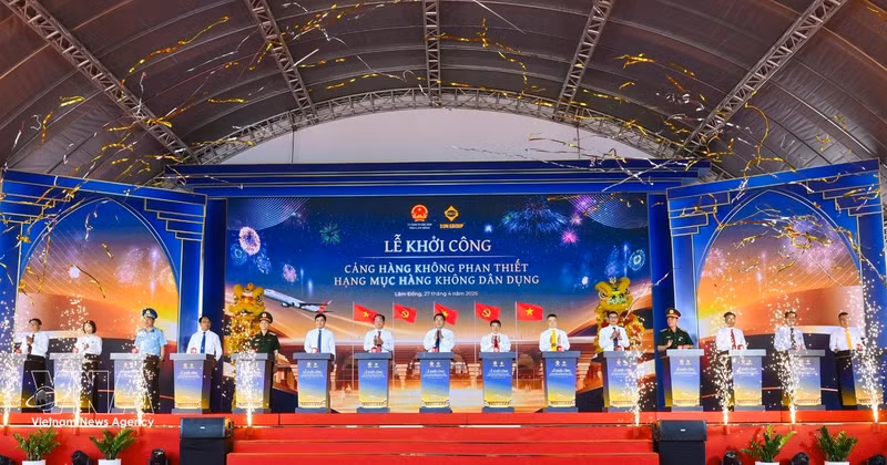 The groundbreaking ceremony for Phan Thiet Airport on April 27. (Photo: VNA)