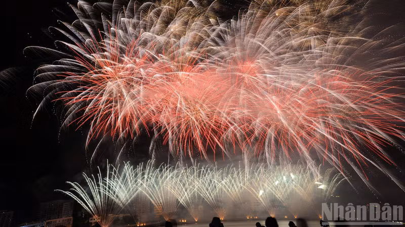 The Da Nang International Fireworks Festival in 2025. (Photo: Cong Vinh)