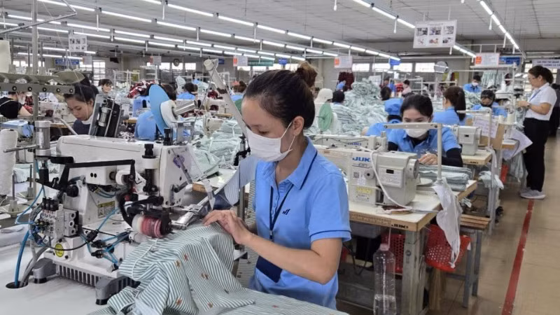A clothes manufacturing facility in Quang Ngai Province. (Photo: Minh Khoi)