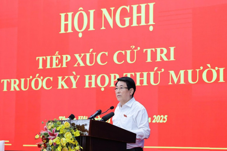 State President Luong Cuong speaks at the meeting with voters in HCM City on October 1, 2025 (Photo: Xuan Ky)