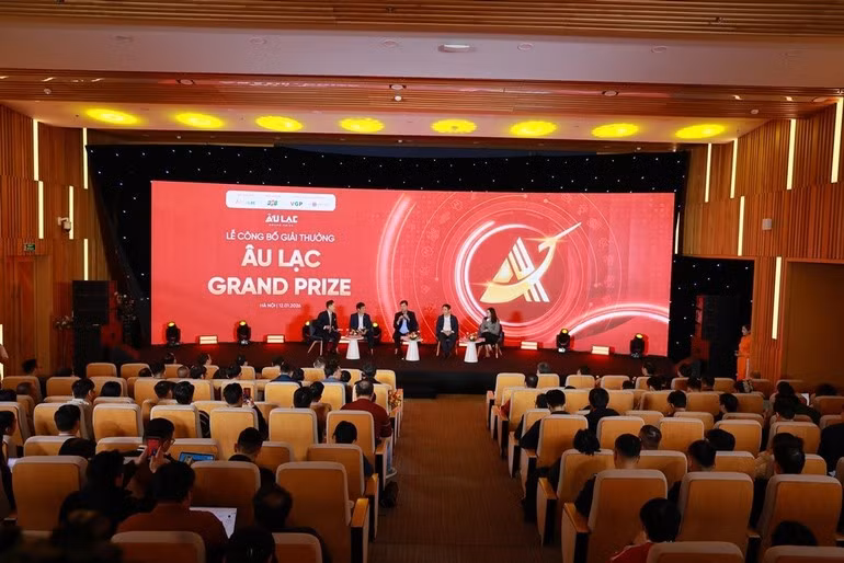 The launch of the Au Lac Grand Prize.