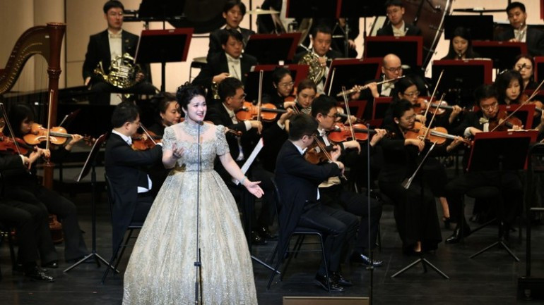 The concert brings together leading Chinese and Vietnamese artists.
