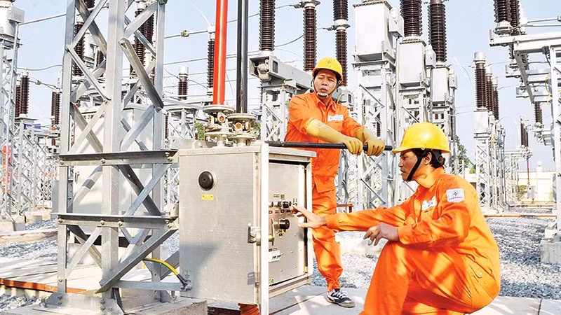 The resolution affirms the state sector as a particularly important component of the socialist-oriented market economy. (Photo: Hai Nam)