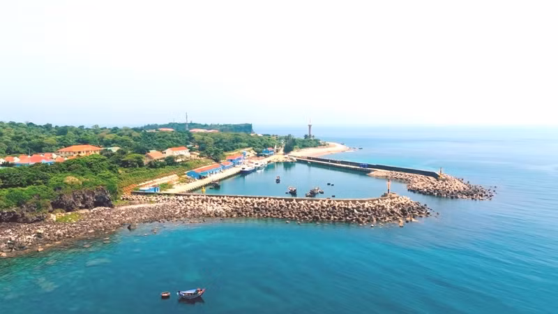 Con Co Island is being developed as a hub for the blue marine economy, eco-tourism and sustainable livelihoods. (Photo: VNA)