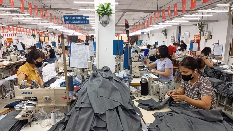 Manufacturing clothes for export at Garco 10.