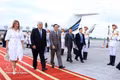 Panamanian President José Raúl Mulino and his spouse arrived in Ha Noi on October 5 afternoon, beginning their four-day official visit to Viet Nam. (Photo: VNA)