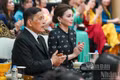 Thai King Maha Vajiralongkorn Phra Vajiraklaochaoyuhua and Queen Suthida Bajrasudhabimalalakshana during a meeting with the lecturers and students of Ha Noi University on September 16. (Photo: The Dai)