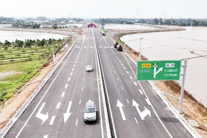 The Can Tho–Ca Mau Expressway (the Can Tho–Hau Giang component) has been put into operation, helping to strengthen connectivity between Can Tho and the Mekong Delta. (Photo: NDO)
