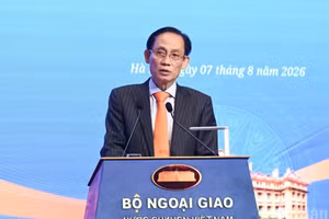 Politburo member and Minister of Foreign Affairs Le Hoai Trung speaks at the 33rd Diplomatic Conference's closing session in Ha Noi on August 7, 2026. (Photo: nhandan.vn)
