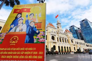 Ho Chi Minh City is decorated with national flags, banners, panels and posters welcoming the election of deputies to the 16th National Assembly and People’s Councils at all levels for the 2026–2031 term.