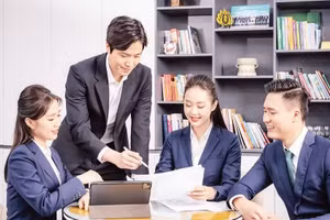 BIDV staff work in teams. (Photo: HOAI THU)