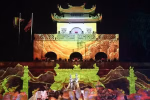 Modern projection technology transforms the Imperial Citadel of Thang Long into a vibrant stage filled with colour. (Photo: NAM NGUYEN)