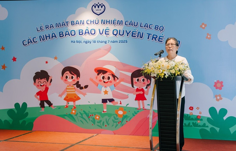 President of the Viet Nam Association for the Protection of Children's Rights Nguyen Thi Thanh Hoa speaks at the ceremony. (Photo courtesy of the organisers) 19-7-ba-thanh-hoa.jpg
