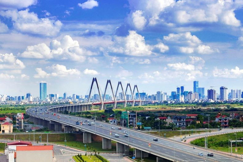After 17 years of administrative boundary expansion, Ha Noi has seen strong development; many modern transport infrastructure works have been invested in, built, and put into use. (Photo: DANG ANH) 19-8-h5.jpg