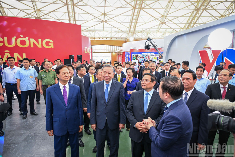 From August 28 to September 5, the National Exposition Centre will be the venue for the National Achievement Exhibition with the theme “80 years of the Journey of Independence - Freedom – Happiness”. This is also an opportunity to introduce to international friends the 80-year achievements of Viet Nam, contributing to promoting the image of a renewed, dynamic, and deeply internationally integrated Viet Nam to friends in the region and the world. 19-8-e7.jpg