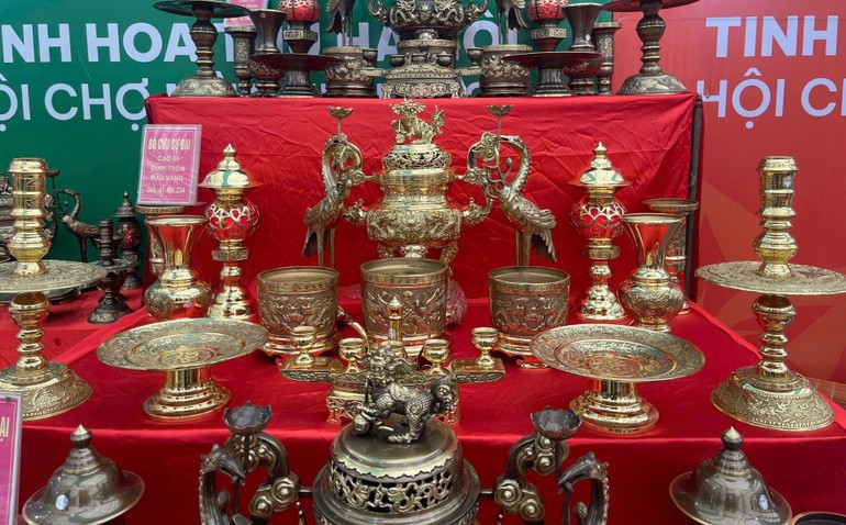 Spiritual products: The quintessence of technology and traditional crafts. 31-10-hoicho2.jpg