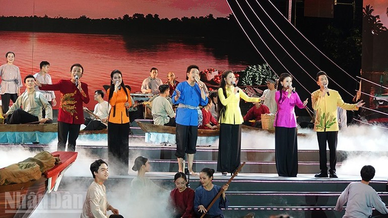 The programme has the participation of many well-known artists. 1-7-h2.jpg