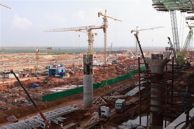 At the construction site of Long Thanh International Airport in Dong Nai province. (Photo: VNA) 2-8-long-thanh2.jpg