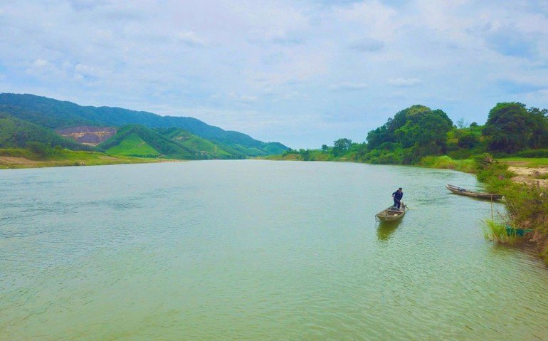 A section of the Ba Long River flowing through Ba Long Commune. (Photo by Lam Quang Huy) 30-7-b4.jpg