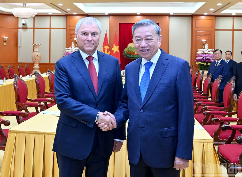General Secretary To Lam and Chairman of the State Duma of the Federal Assembly of the Russian Federation Vyacheslav Volodin. 29-9-tbt2.jpg