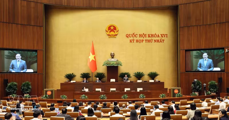 NA Vice Chairman Nguyen Khac Dinh speaks at the 16th National Assembly (NA)’s first session on April 20 (Photo: VNA)