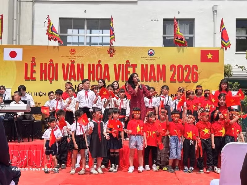 A performance staged at the the 9th Viet Nam cultural festival in Osaka on April 19, 2026. (Photo: VNA)