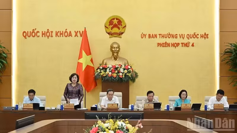NA Vice Chairwoman Nguyen Thi Hong speaks at the session on July 14. (Photo: NDO)