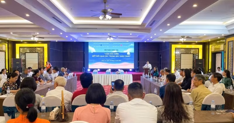The workshop attracts a large number of scientists and researchers. (Photo courtesy of the Viet Nam Museum of Ethnology)