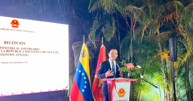 Ambassador Vu Trung My addresses the ceremony. (Photo courtesy of the Vietnamese Embassy in Venezuela)