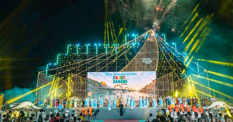 The opening ceremony of the Enjoy Da Nang Festival 2026 was held on a grand scale. (Photo: NDO)