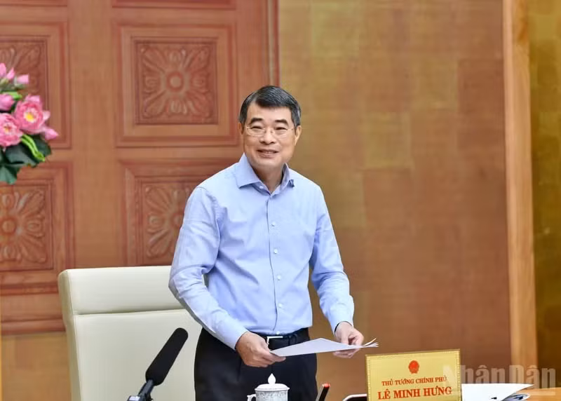 Prime Minister Le Minh Hung speaks at the working session with the Ministry of Culture, Sports and Tourism. (Photo: NDO) 