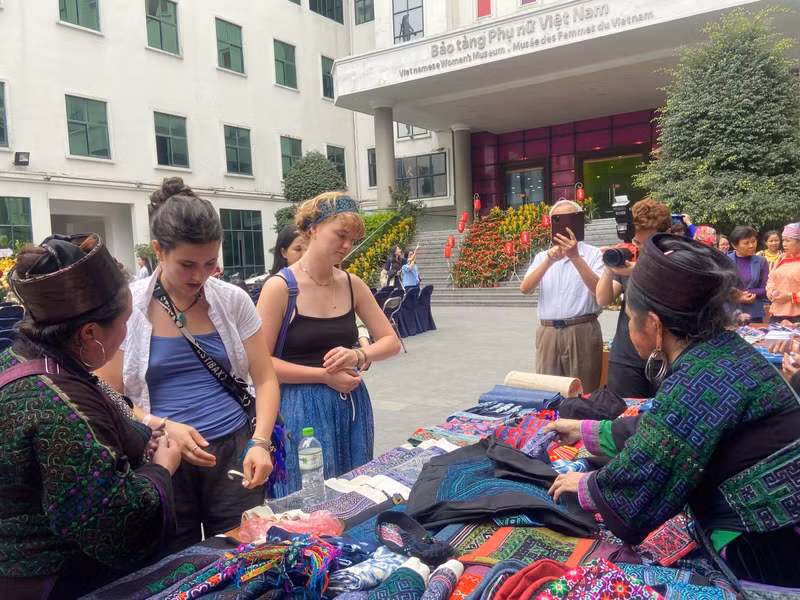 The event attracts a large number of foreign visitors.